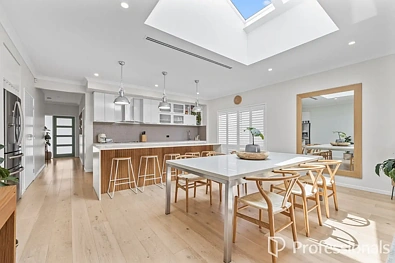 9 Riviera Drive, Hillside, VIC 3037, 4 slaapkamers, 2 badkamers, House