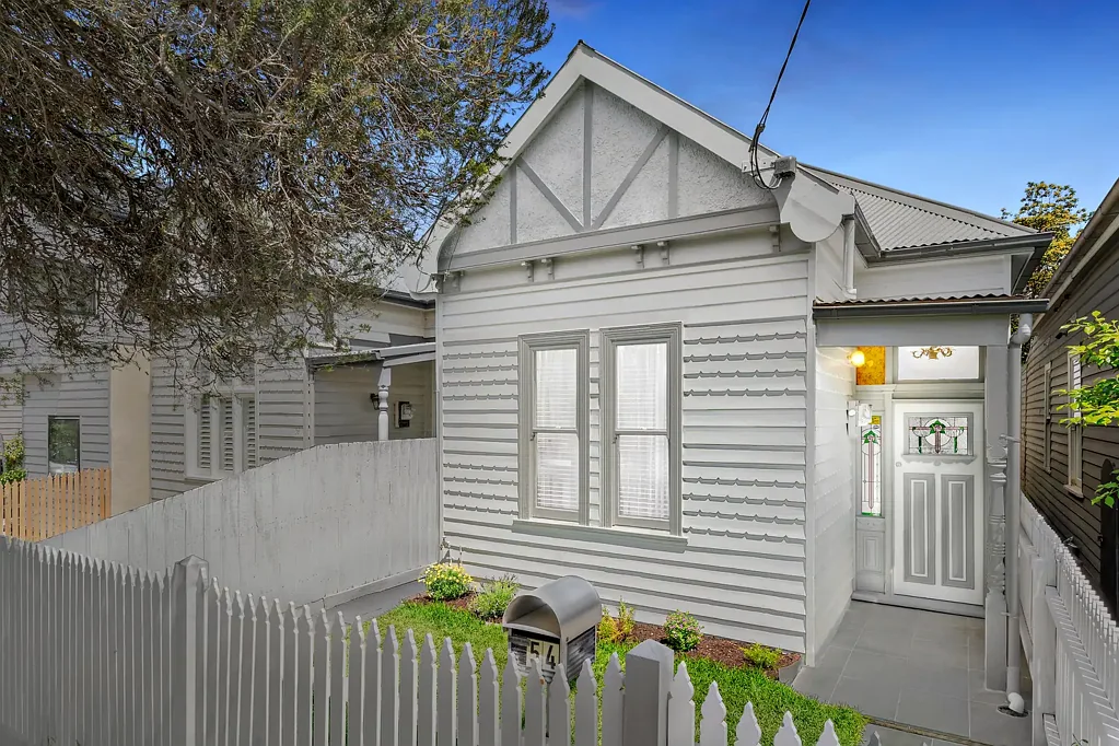 Footscray 2Phòng ngủ Stylish Inner-West Period Home with Modern Upgrades and Prime Location