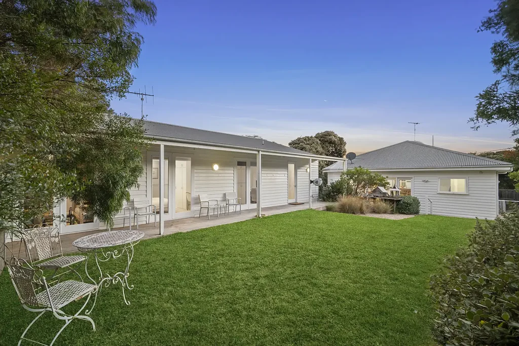 Point Lonsdale 5 Slaapkamer Two Homes, One Exceptional Opportunity