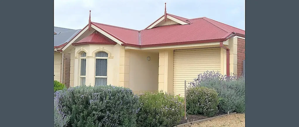 Coastal Living Just Moments from the Shore