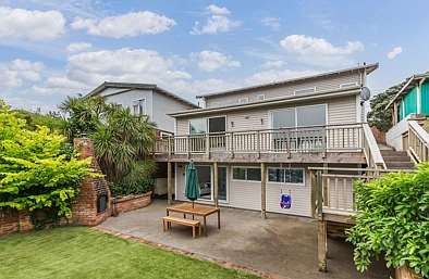Maupuia 5 Bedroom SUN-SOAKED FAMILY LIVING - HOME & INCOME