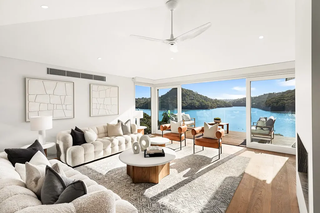Castlecrag 4Phòng ngủ Exceptional waterfront living with jetty and boatshed
