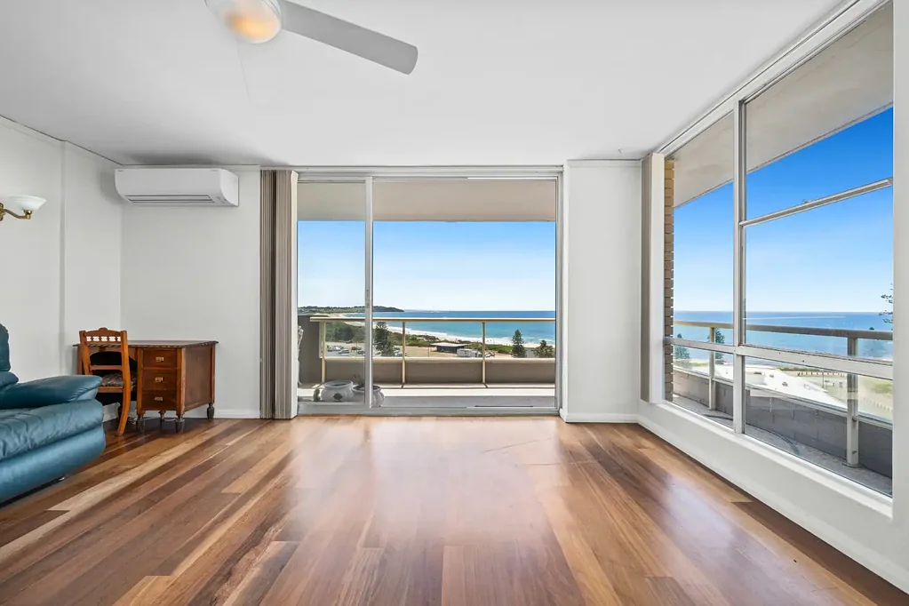 Dee Why 2Moenga RARE LEVEL 7 PENTHOUSE – PANORAMIC DEE WHY LAGOON & OCEAN VIEWS WITH DIRECT BEACH ACCESS