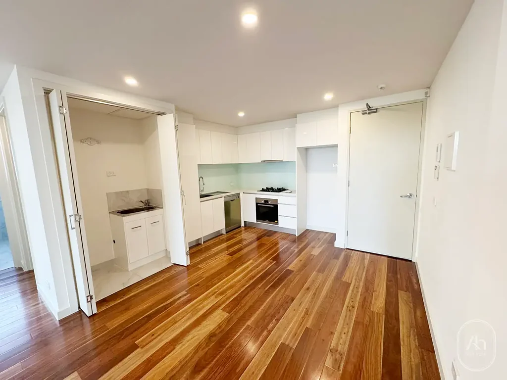 Stylish 2-Bed Apartment in Box Hill South