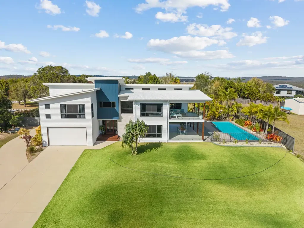 Craignish 5Moenga ELITE SEA VIEWS A DISTINGUISHED HOME
