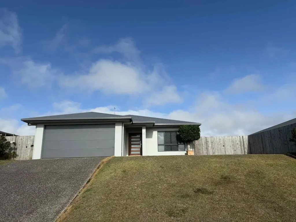 Spacious Family Home with Beautiful Gardens Outdoor Entertai