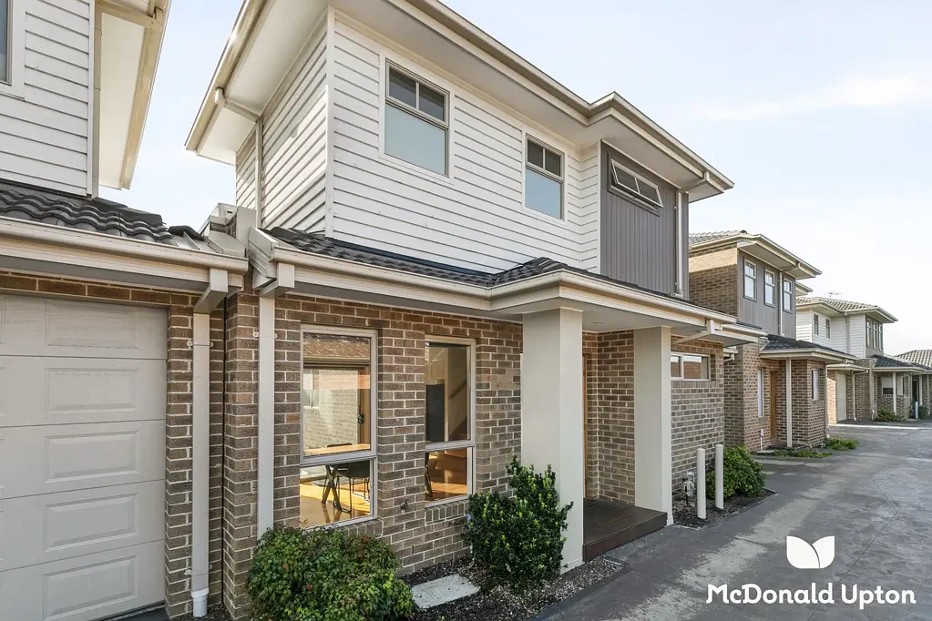 Pascoe Vale 2 Bedroom Affordable, Turnkey Access to Leafy Pascoe Vale