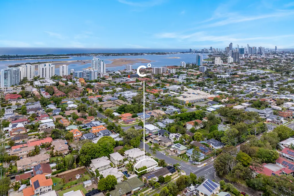 4/27 Gordon Street, Labrador, QLD 4215