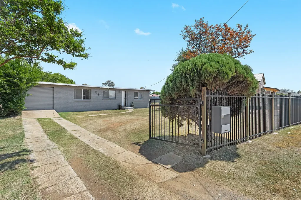 Oakey 3部屋 Renovated & Ready - Spacious Block with Dual Access