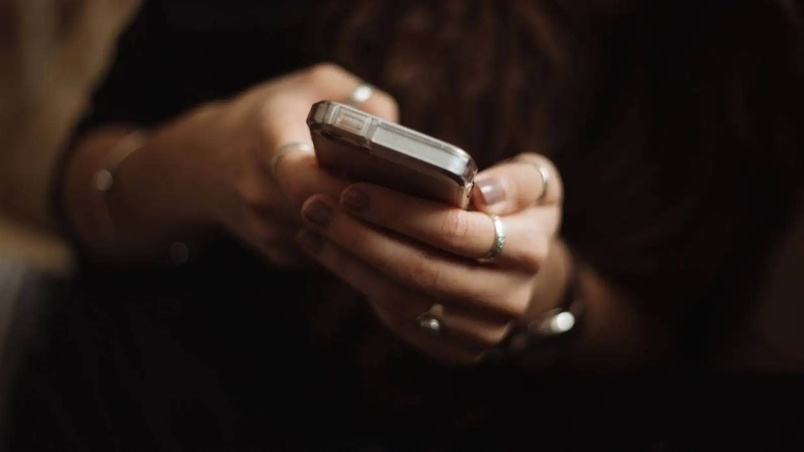 一名奥克兰女性因口吃问题被公司解雇,雇佣关系局这样判