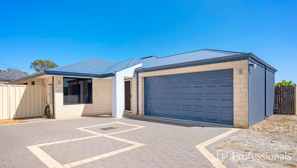 Beresford 4غرفة نوم Beresford Beachside Living with R30 Subdivision Potential