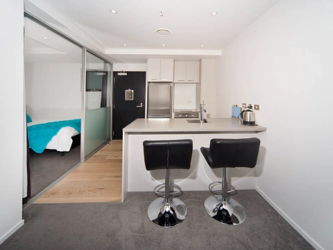 One bedroom & 1 flexi room in Queens Residence