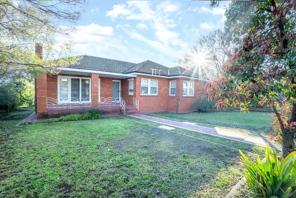 Dubbo 3Moenga A Rare Find with Renovation Written All Over It