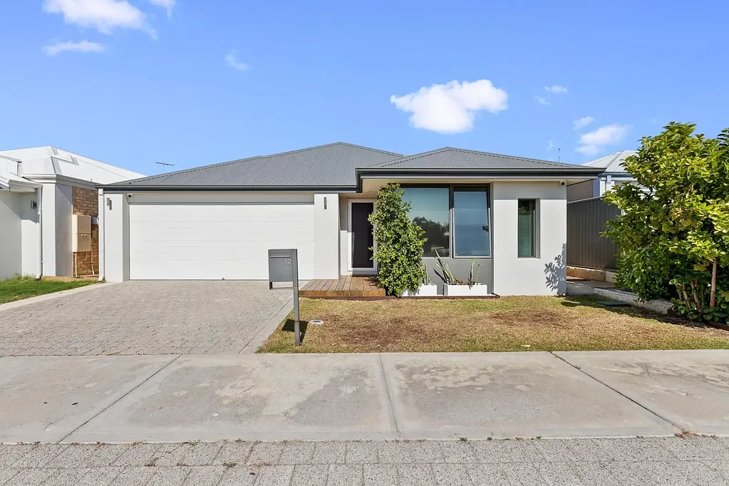 12 Ecru Street, Eglinton, WA 6034