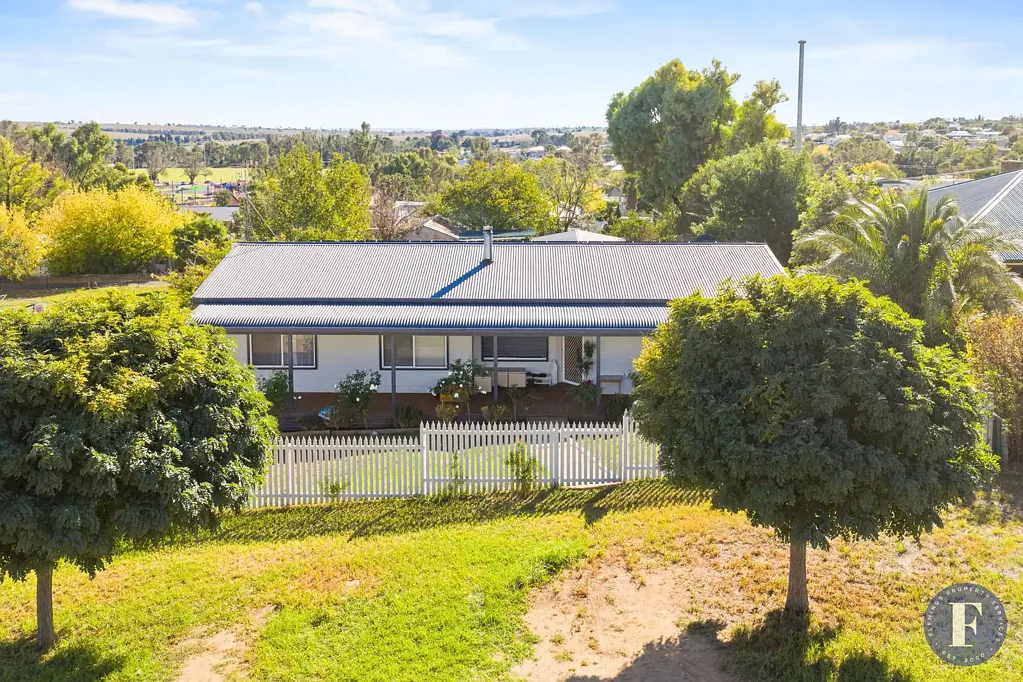 Harden 3房  CHARMING HOME WITH REAR LANE ACCESS ON 1012SQM