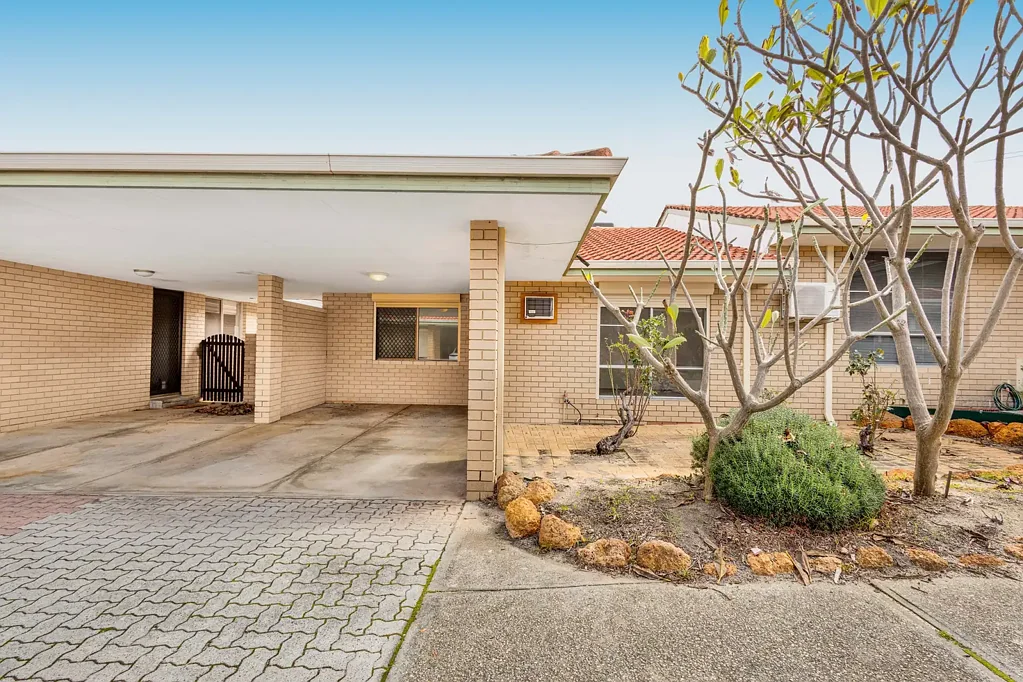 2/201 Royal Street, Yokine, WA 6060
