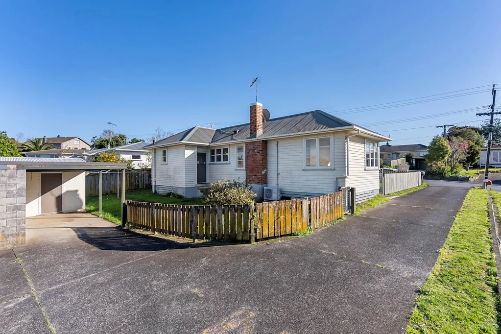 Papakura 3ਬੈੱਡਰੂਮ Unlock Value in This Weatherboard Winner