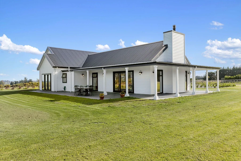 Cust 4房  Modern Elegance Meets Rural Tranquility