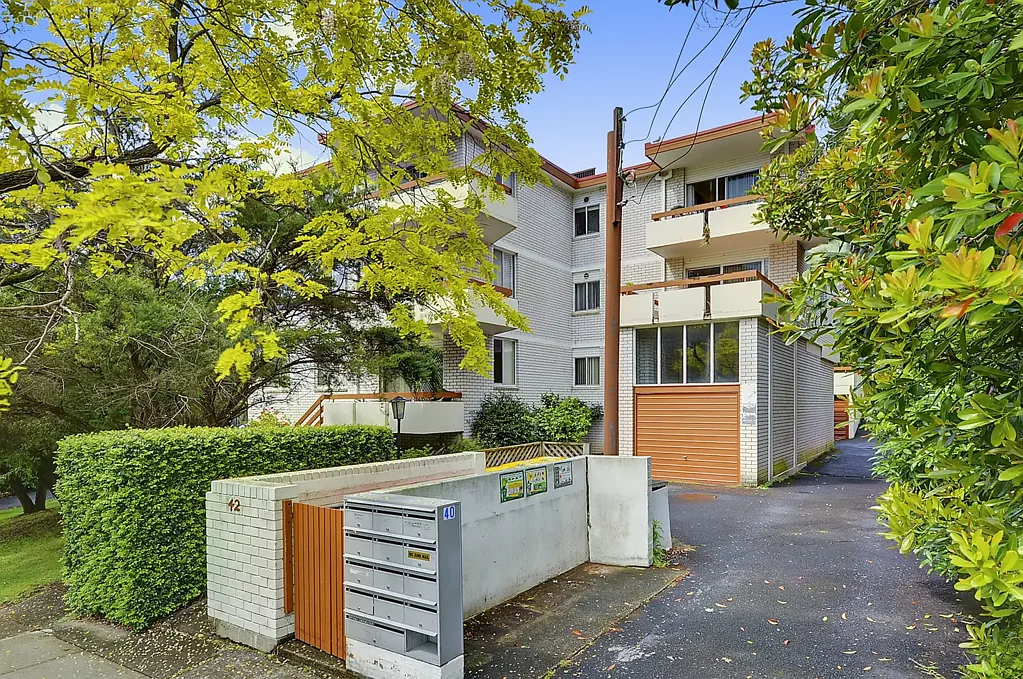 North Facing | Sun-filled Apartment | Central Location