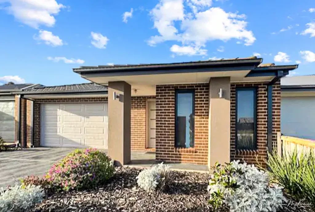 Longwarry 4침실 Spacious Family Home with Two Separate Living Zones