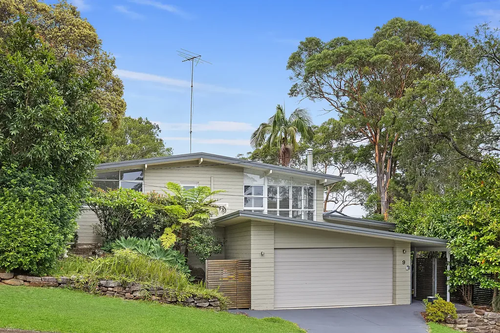 9 Meluca Crescent, Hornsby Heights, NSW 2077