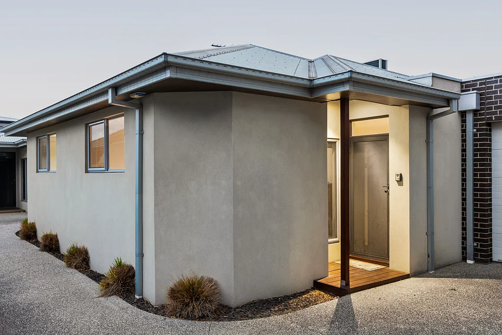 2/69 Corrigan Avenue, Brooklyn, VIC 3012