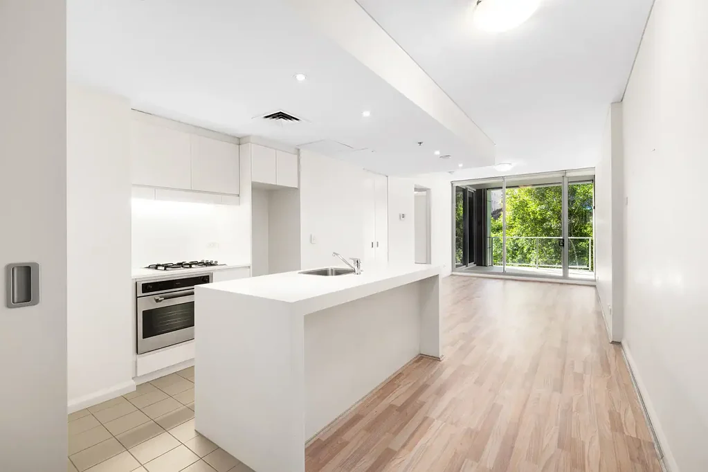 IMPRESSIVE ONE BED IN KING ST WHARF PRECINCT