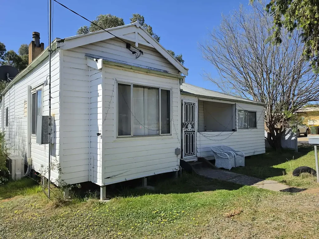 Warialda 3બેડરૂમ Invest Or Renovate!