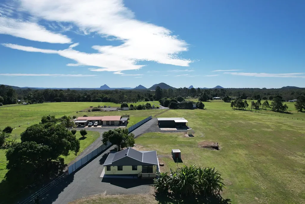 Wamuran READY TO MOVE IN: 10.5ac 4.27hectare available now!