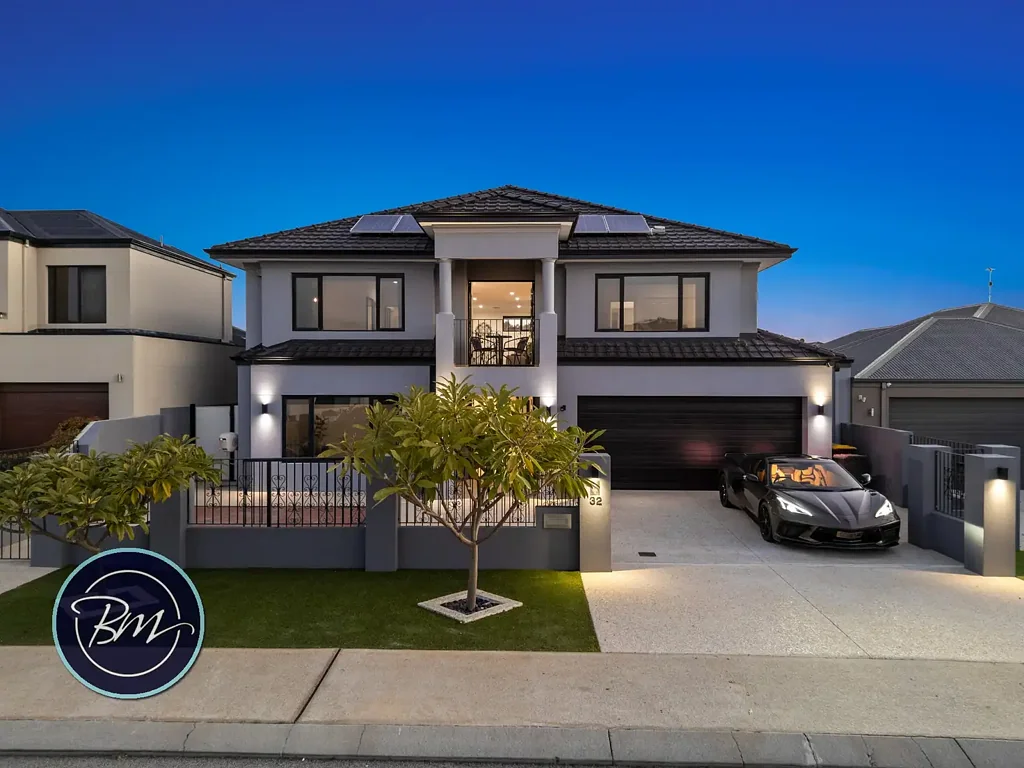 32 Hamelin Drive, Lake Coogee, WA 6166