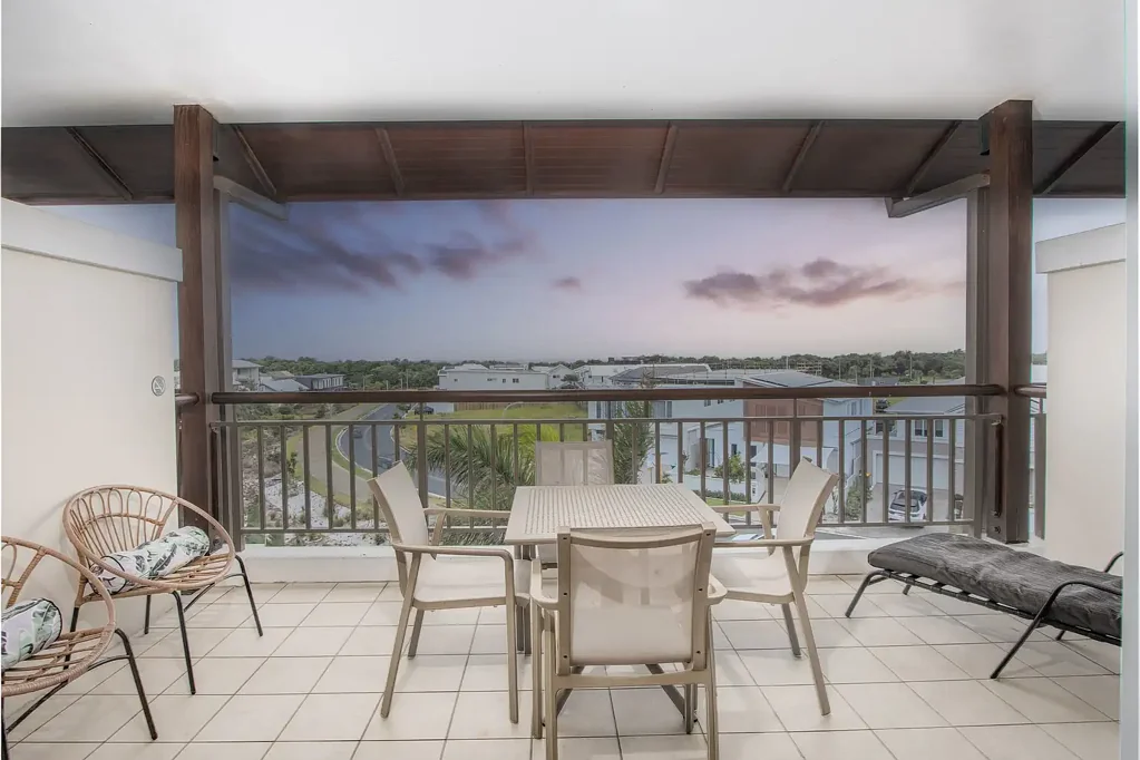 Casuarina 2 Bedroom Luxury - Location With Ocean & Hinterland Views