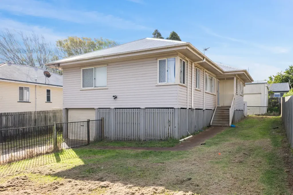 Charming Harlaxton Home with Secure Parking