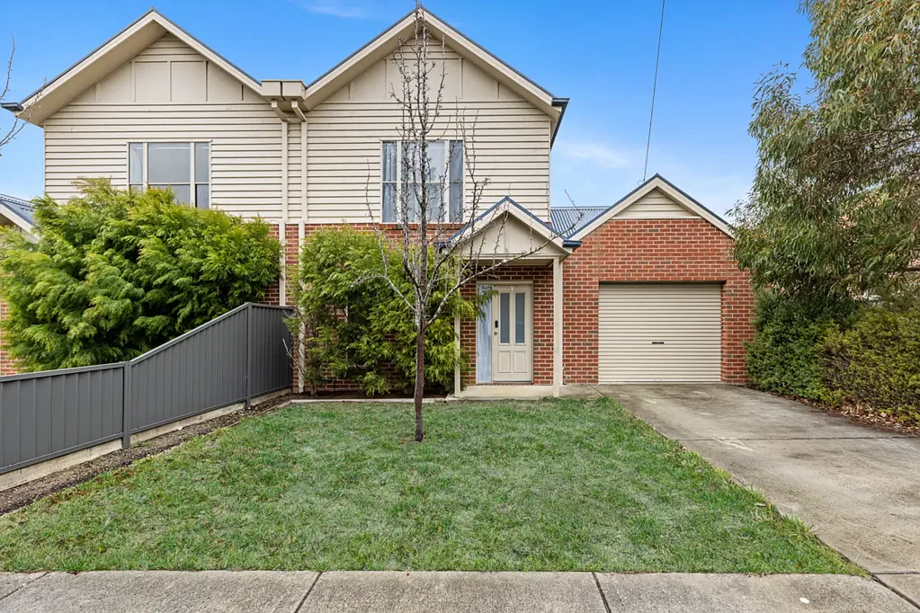 1/9 Foster Street, Redan, VIC 3350