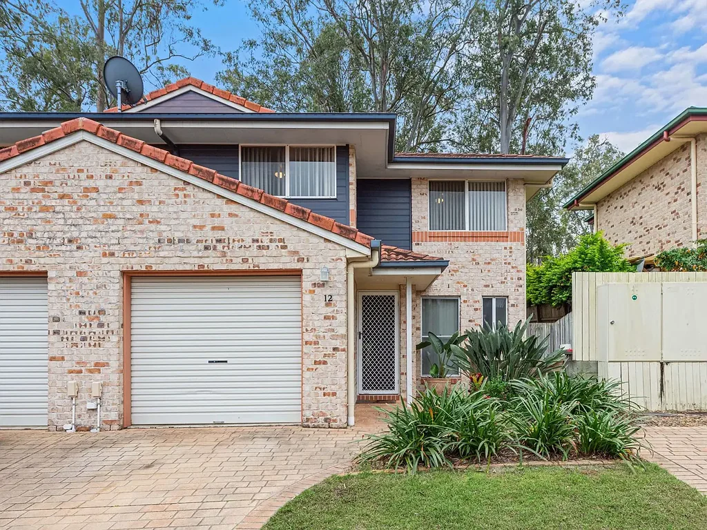 Corinda 3Moenga EFFORTLESS LIFESTYLE IN LEAFY CORINDA
