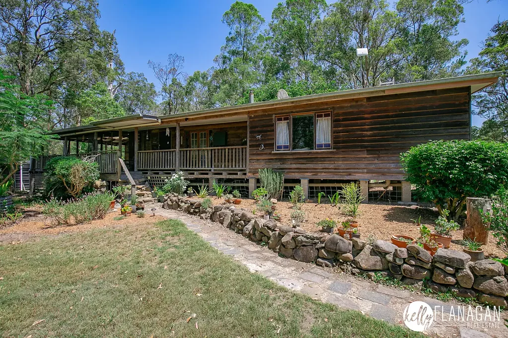 Yessabah  A One-Of-A-Kind Hand-Crafted Character Timber Home With Heart & Soul - 7.3 Ha. (18 Acres)