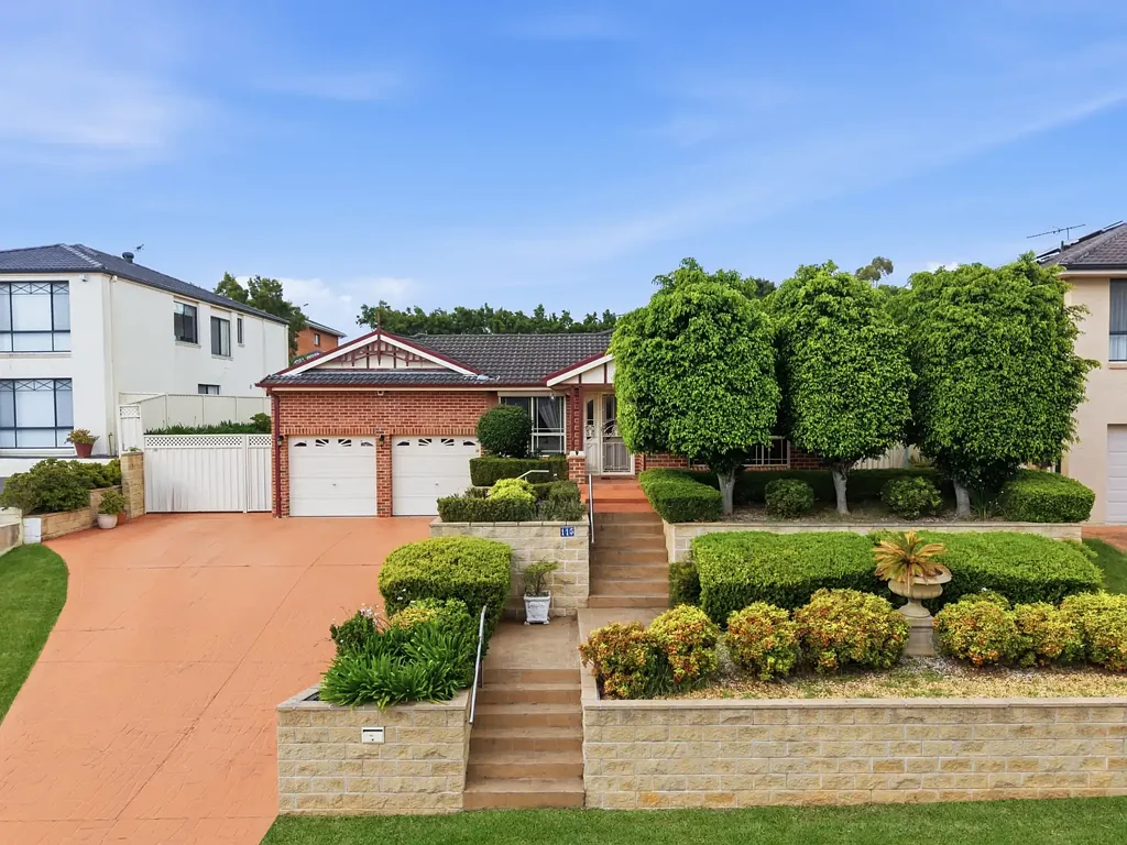 Glen Alpine 4Kwarto Spacious Family Living with Timeless Appeal