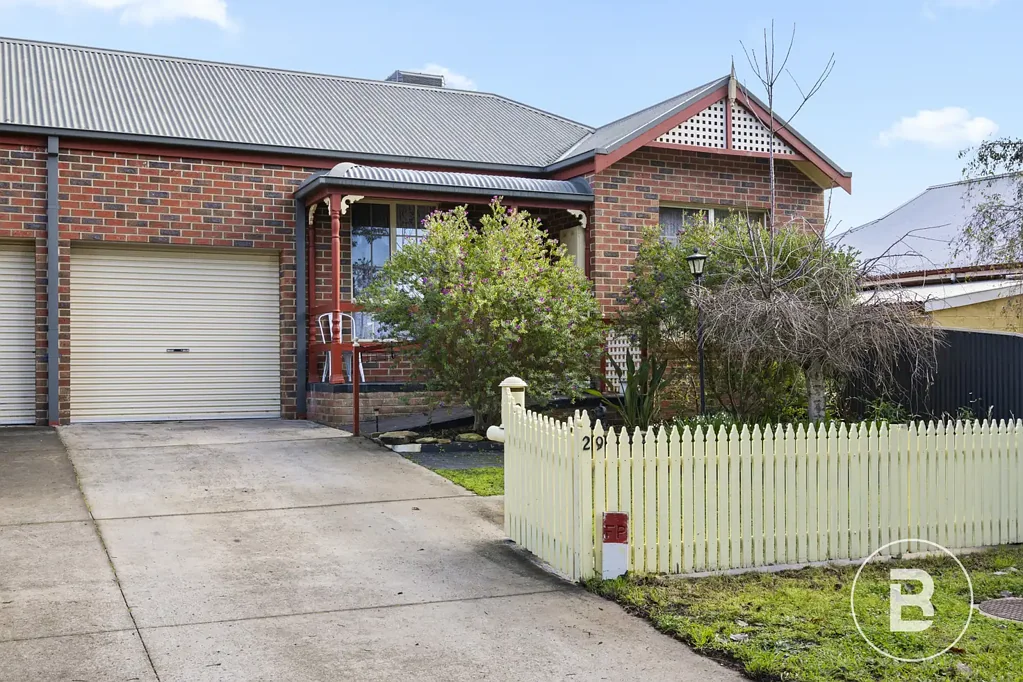Maryborough 2房  INVESTMENT OPPORTUNITY – BUY ONE OR POTENTIALLY SECURE BOTH