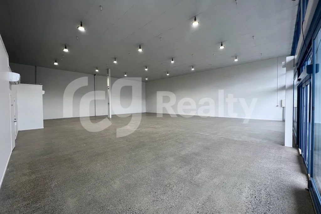 Mount Wellington 385m2 High Profile Showroom| Mount Wellington