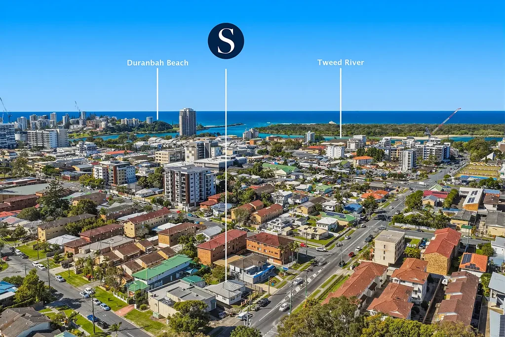 Tweed Heads 4 Slaapkamer Equal parts home or development opportunity - Walk to the creek or the beach