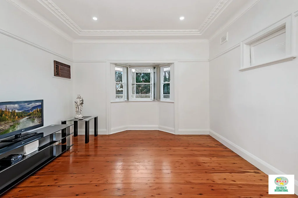 Merrylands 4कमरा Refurbished Family Home in Prime Merrylands Location