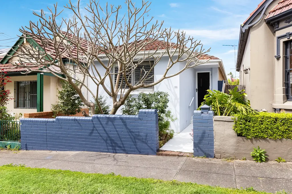 Marrickville 3 Slaapkamer Smart urban style in a fully renovated home
