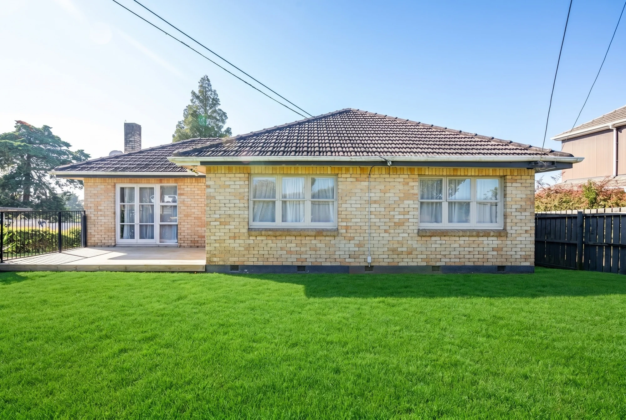 Rukuhia 4房  Timeless 4 Bedroom Brick Home