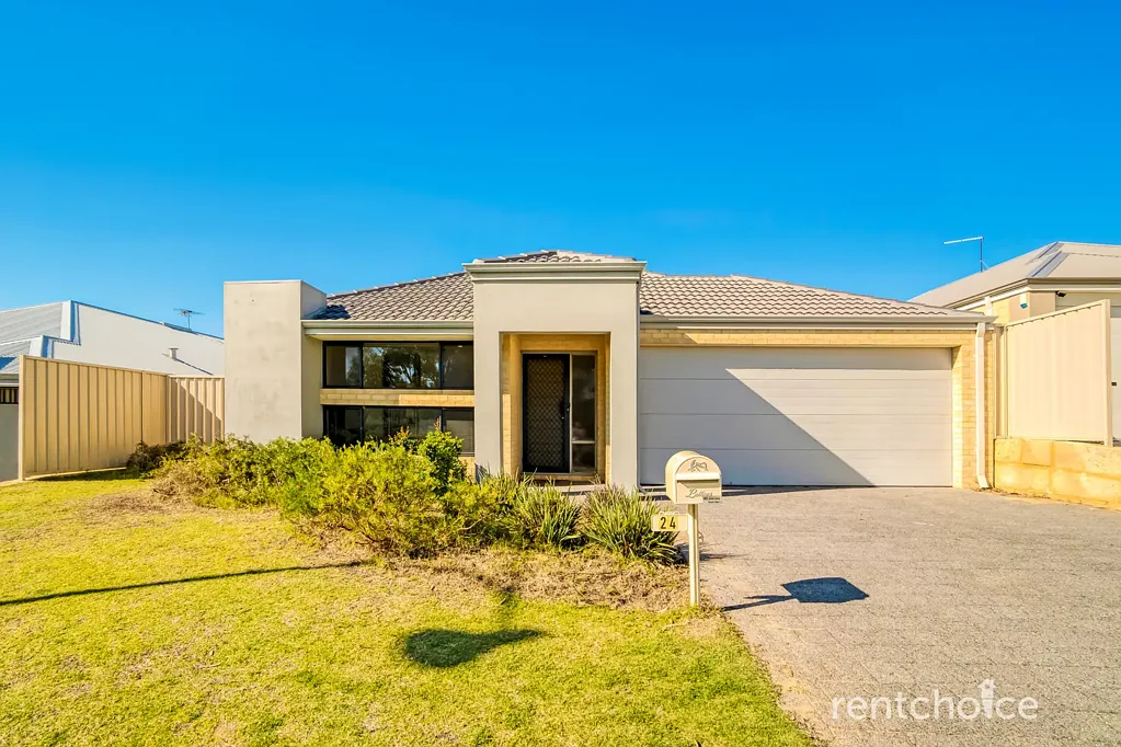 Stylish, Spacious & Solar-Powered in Meadow Springs