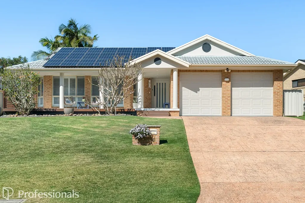 Ulladulla 4Kwarto Light-Filled Living with Space to Entertain