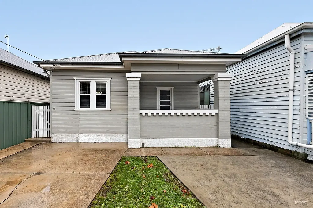 CHARMING ADAMSTOWN HOME WITH ALFRESCO AND LOW-MAINTENANCE YARD