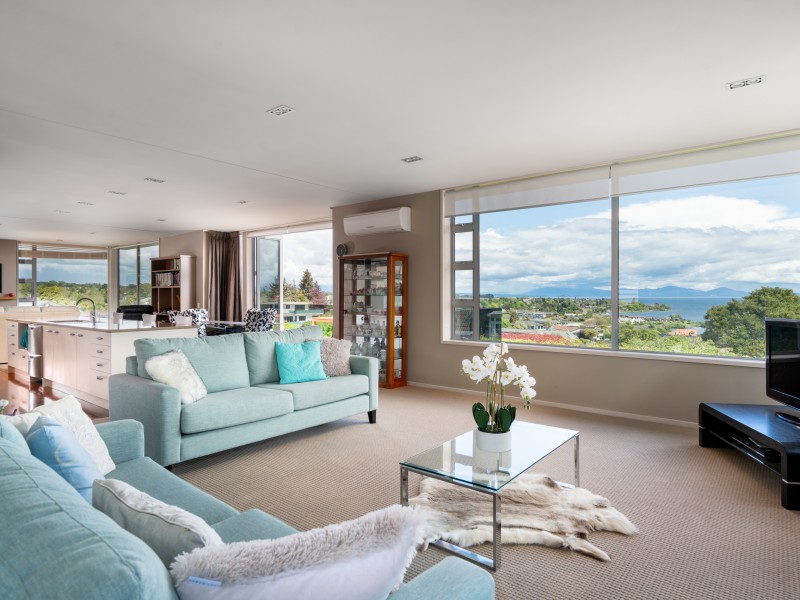 1/70 Harvey Street, Waipahihi, Taupo, 4 Schlafzimmer, 2 Badezimmer