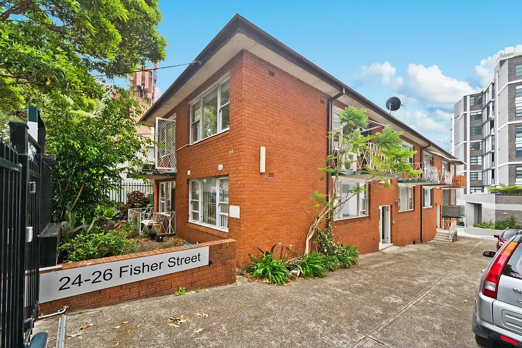 2 - Bedroom Apartment in Prime Petersham Location