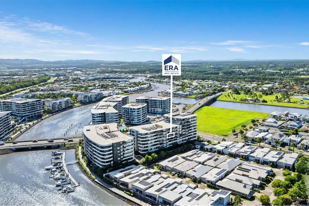 Hope Island 2房  5th Floor -100m2 Two Bedroom Apartment River Views! Rare offering only 1 or 2 of this type of apartments come on market per year at this pricing.