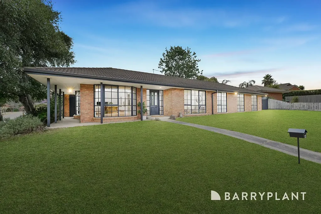 6 Escott Grove, Berwick, VIC 3806