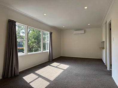 Charming Elevated Unit in Prime Meadowbank Loc...